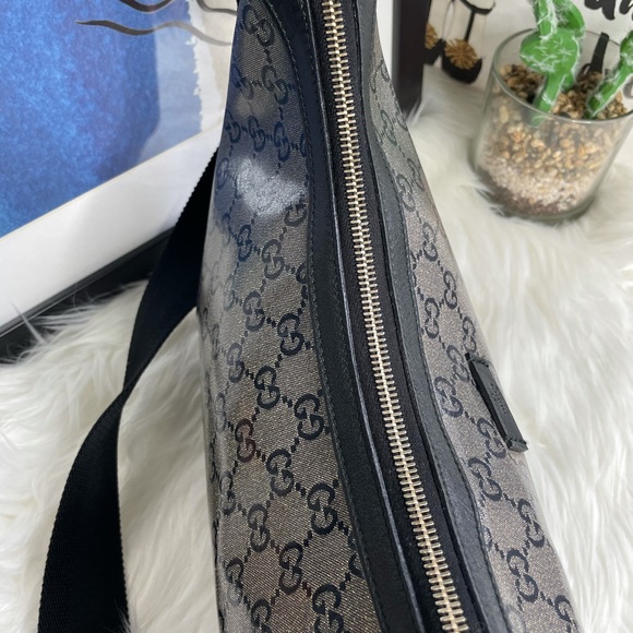 Gucci Crystal coated Monogram crossbody bag - Picture 12 of 16